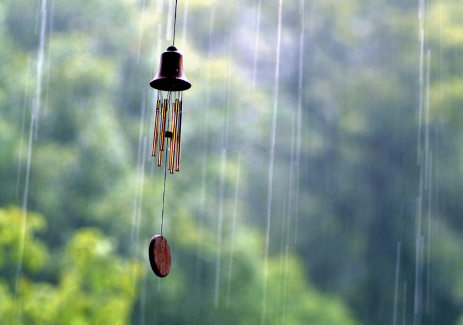 梅雨季易引發腰痛，中醫食療與穴位按摩有助強健脾腎