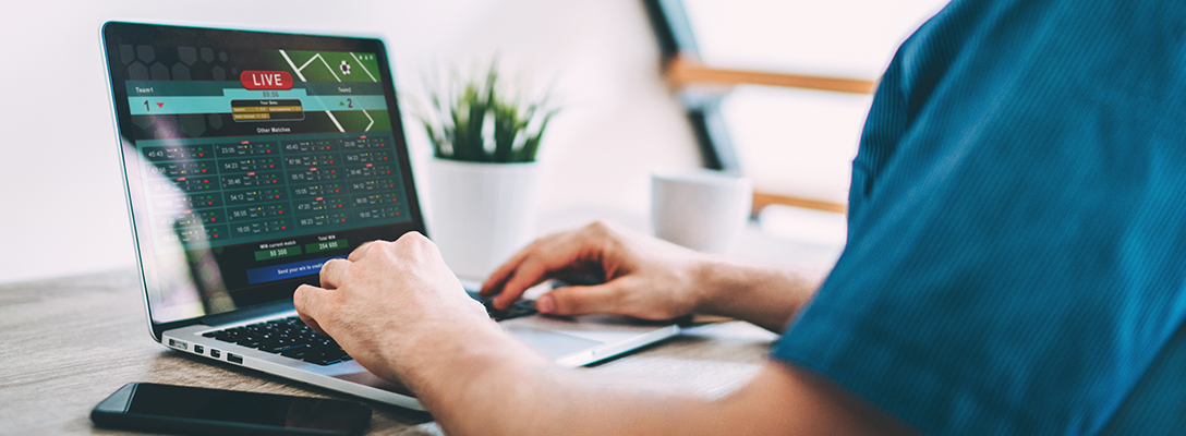 How to play poker and master the art of the game